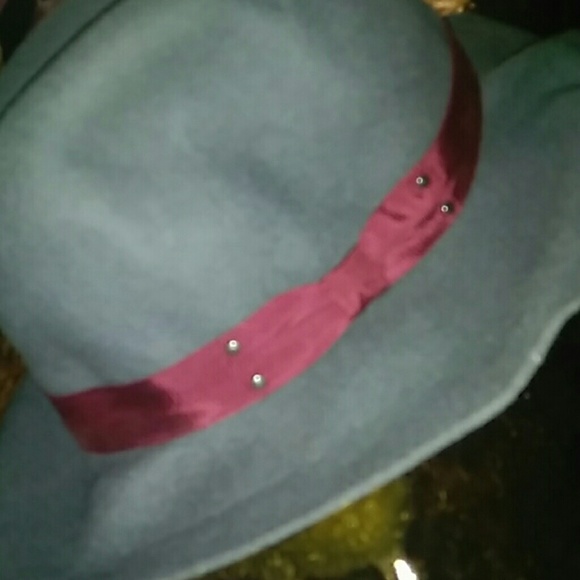 Hat - Picture 2 of 3